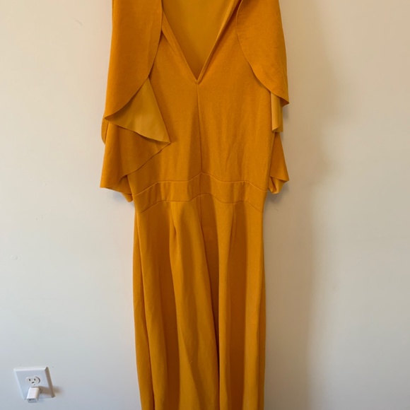 Mustard Colour Jumpsuit from Boohoo with Ruffles - Picture 2 of 4